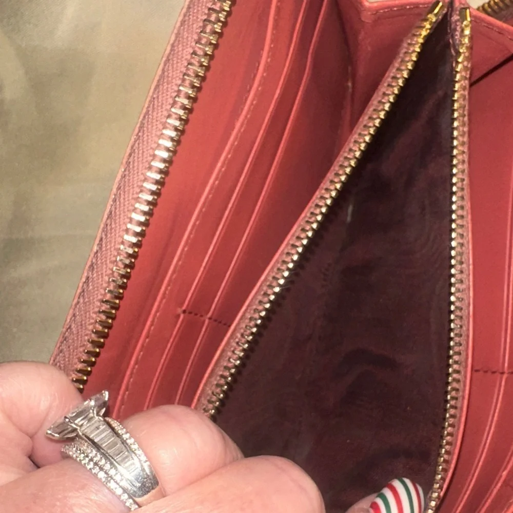 Miu Miu Coral Croc-Embossed Wallet - Picture 10 of 12